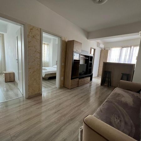 Cozy 3 Bedroom Apartments In Centre Of Iasi Palas Mall Exterior foto