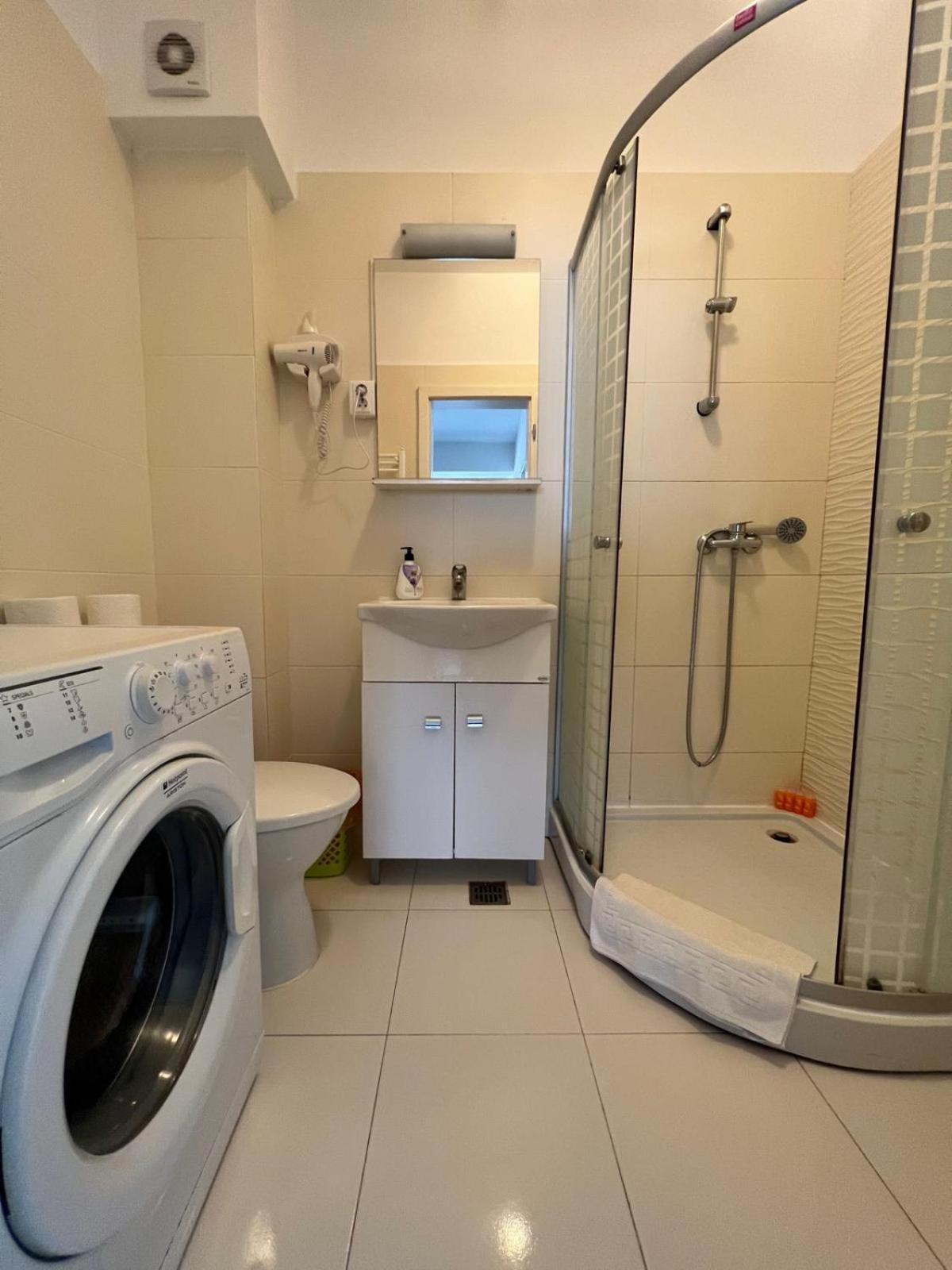 Cozy 3 Bedroom Apartments In Centre Of Iasi Palas Mall Exterior foto